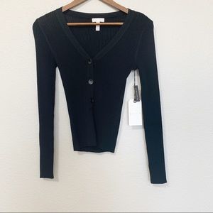 Leith V-neck Knit Blouse